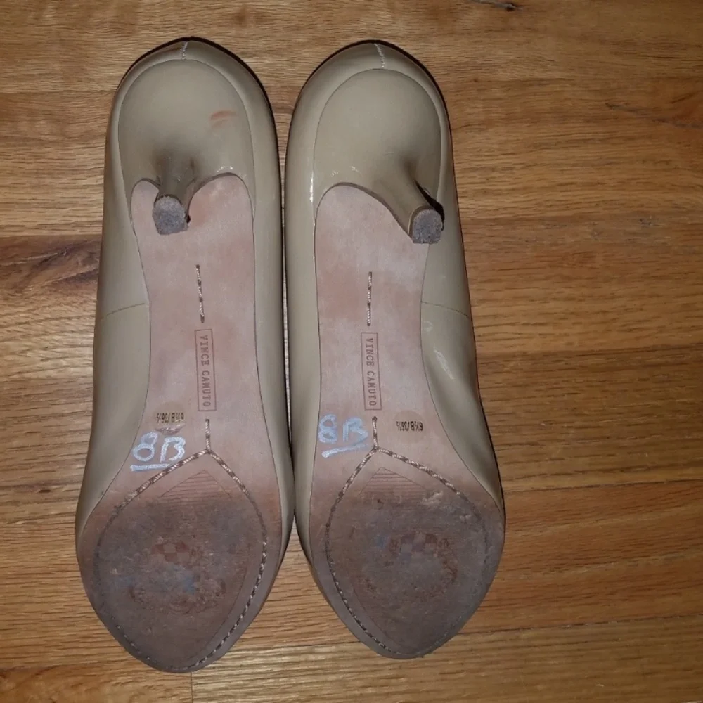 Vince Camuto patent leather nude peep toe pumps